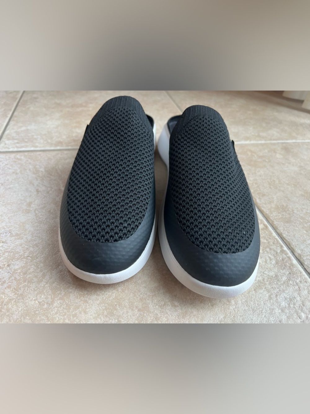 Koolaburra by UGG Black Slip-On Clogs Mules Sz 10.5 - Picture 2 of 6